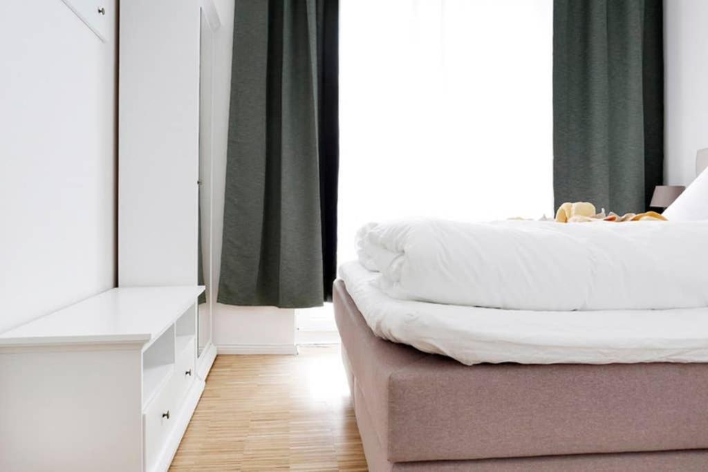 Sc 06 By Rockchair Apartments L Superhost Status L 4 Bedrooms Boxspringbeds 2 Bathrooms Balcony Elevator - Cozy Family & Business Flair Welcomes You! Berlijn Buitenkant foto