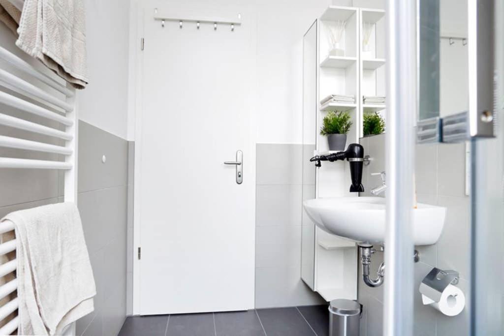 Sc 06 By Rockchair Apartments L Superhost Status L 4 Bedrooms Boxspringbeds 2 Bathrooms Balcony Elevator - Cozy Family & Business Flair Welcomes You! Berlijn Buitenkant foto